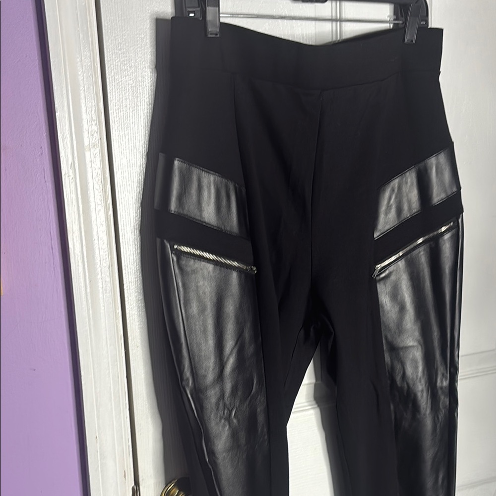 Black Leggings with Zippers - Picture 8 of 12